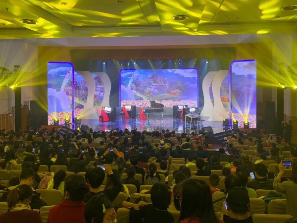 寧波青少年宮學(xué)生匯演舞臺(tái)燈光租賃案例